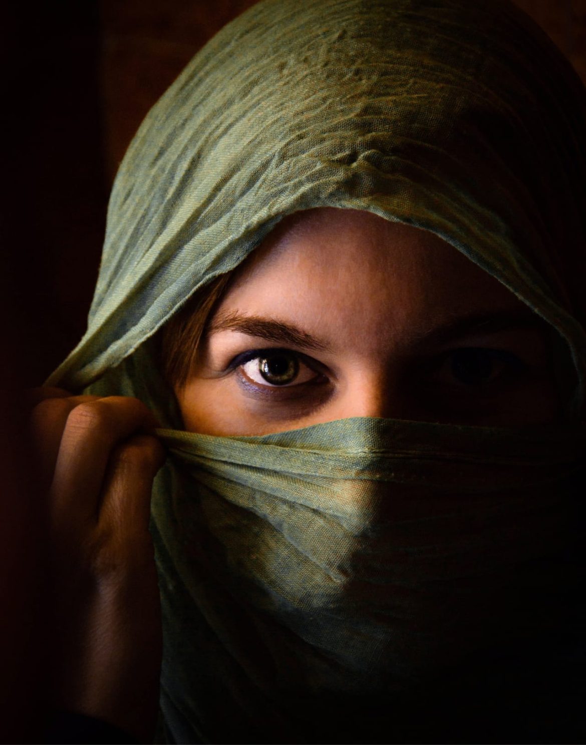 Charming Eyes
